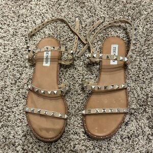 Steve Madden studded sandals EUC 8.5